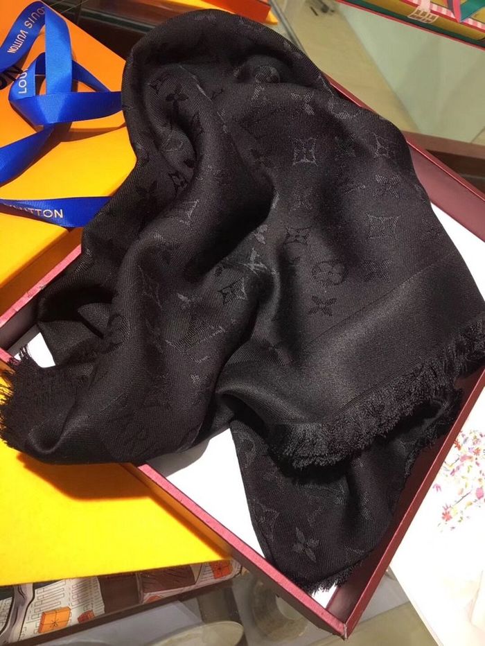 Louis Vuitton Scarf LV00109